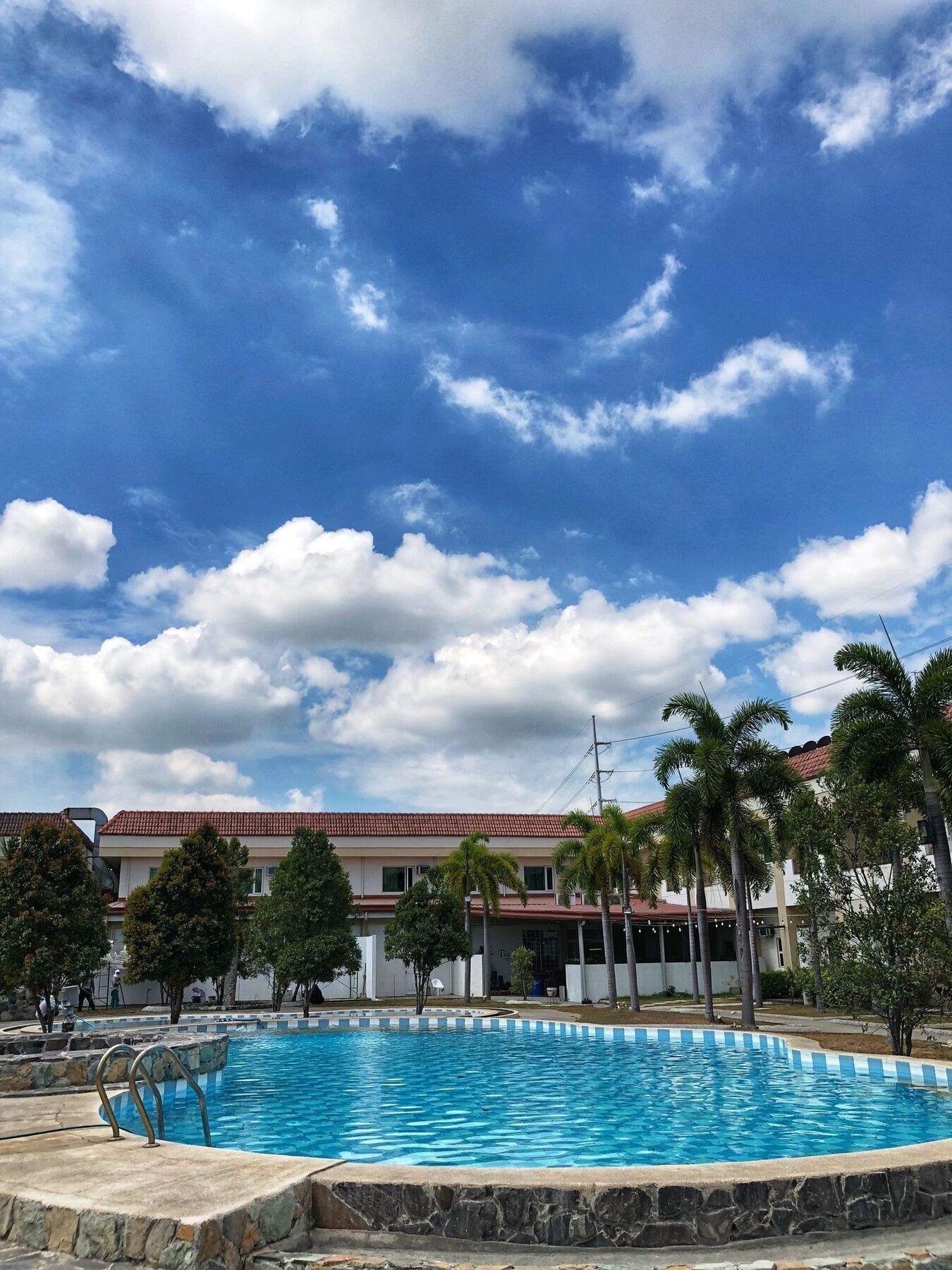 King'S Royale Hotel And Resort Bacolor ภายนอก รูปภาพ